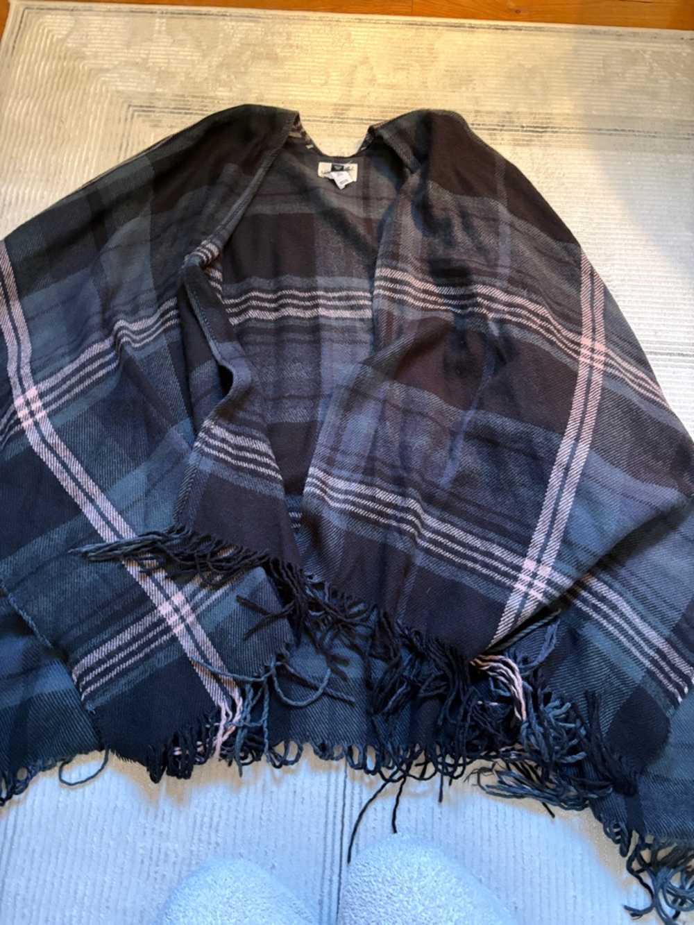Universal thread shawl